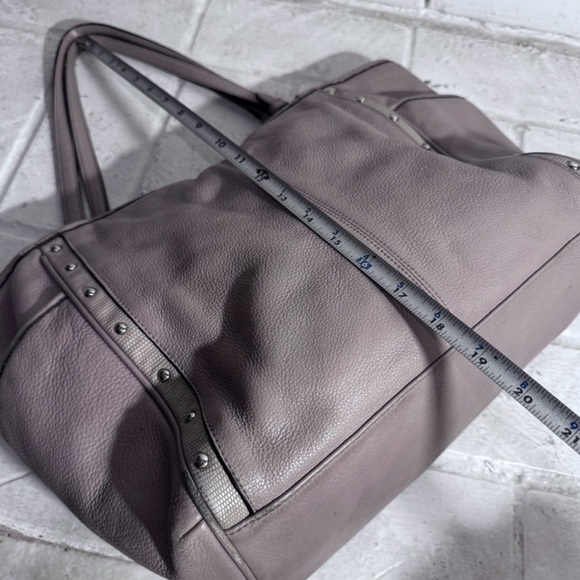 COACH Park Studded Carrie leather putty colored tote bag - Picture 11 of 12